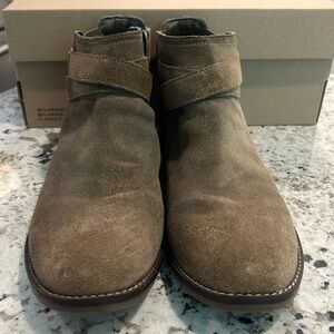 Camzin Hale taupe ankle boots